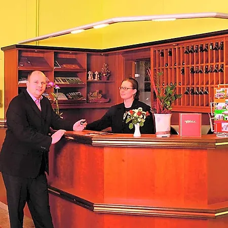 Stadt Hotel 2*
